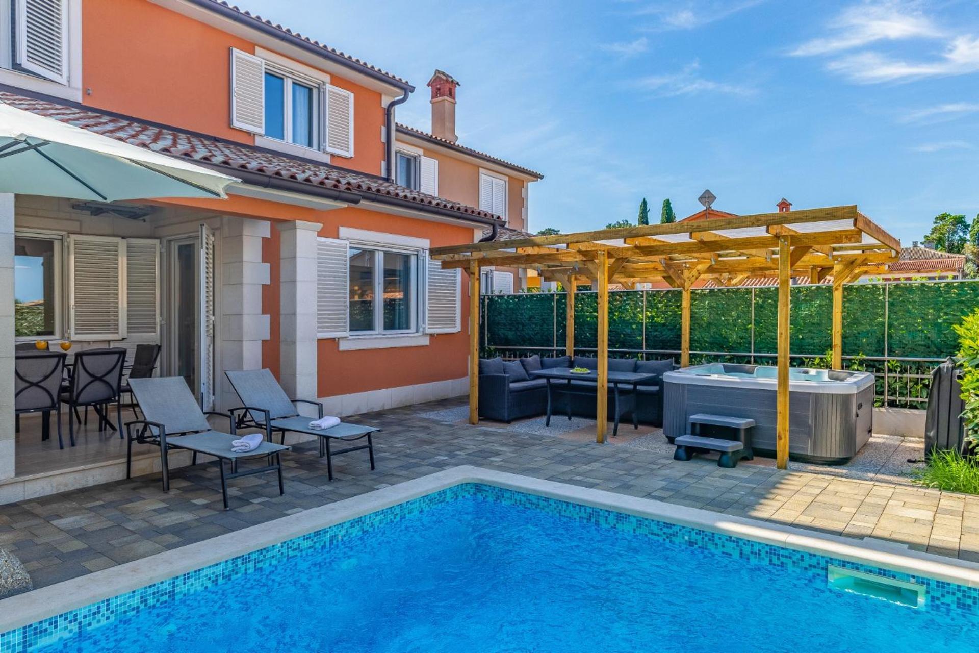 Villas Lotus With Pool And Jacuzzi بولا المظهر الخارجي الصورة