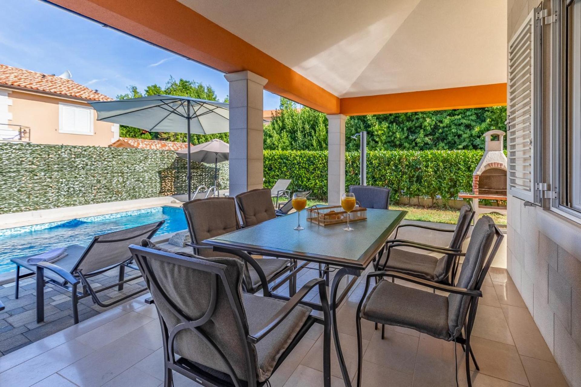 Villas Lotus With Pool And Jacuzzi بولا المظهر الخارجي الصورة