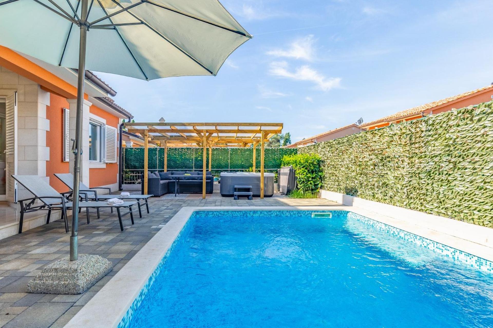 Villas Lotus With Pool And Jacuzzi بولا المظهر الخارجي الصورة