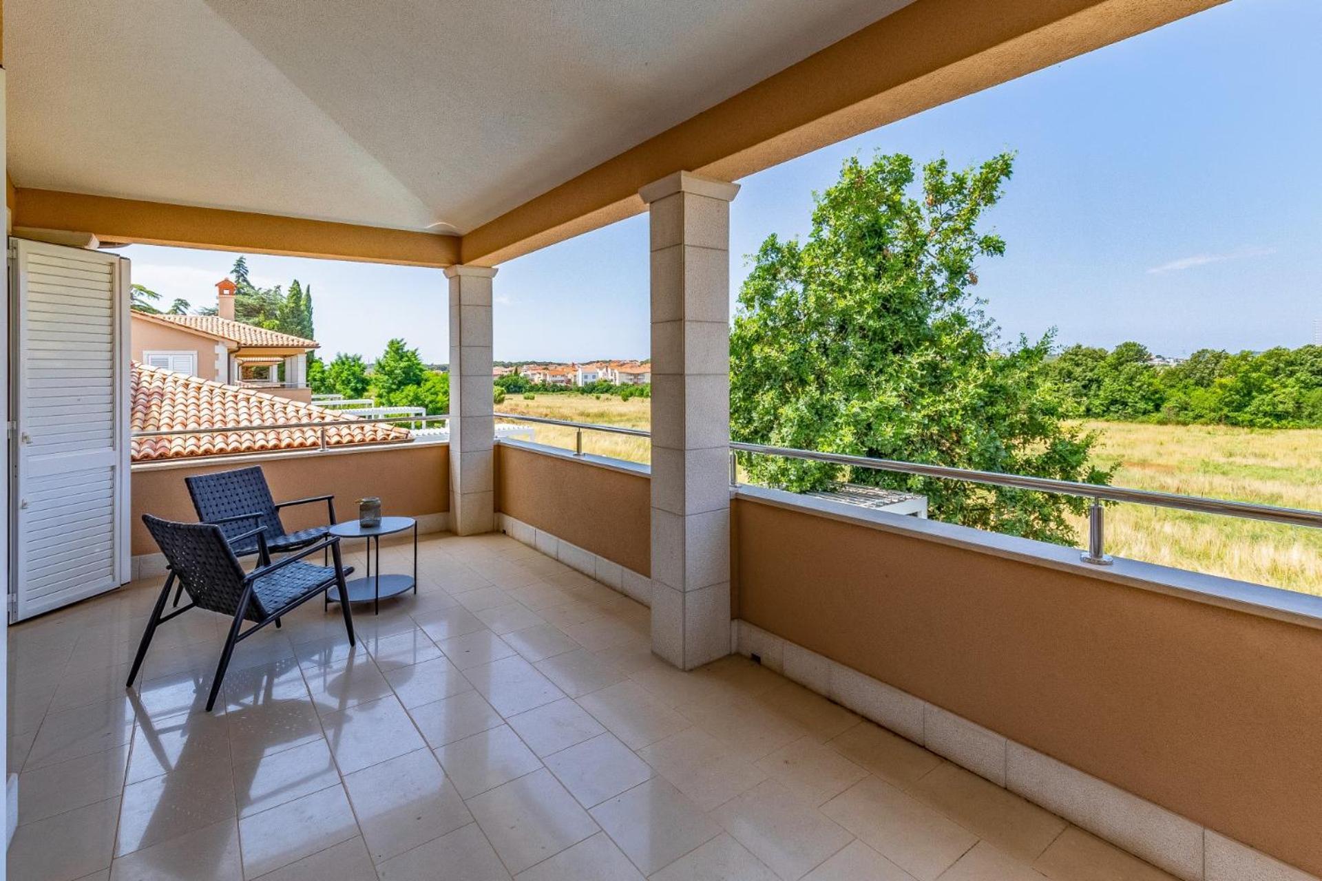 Villas Lotus With Pool And Jacuzzi بولا المظهر الخارجي الصورة