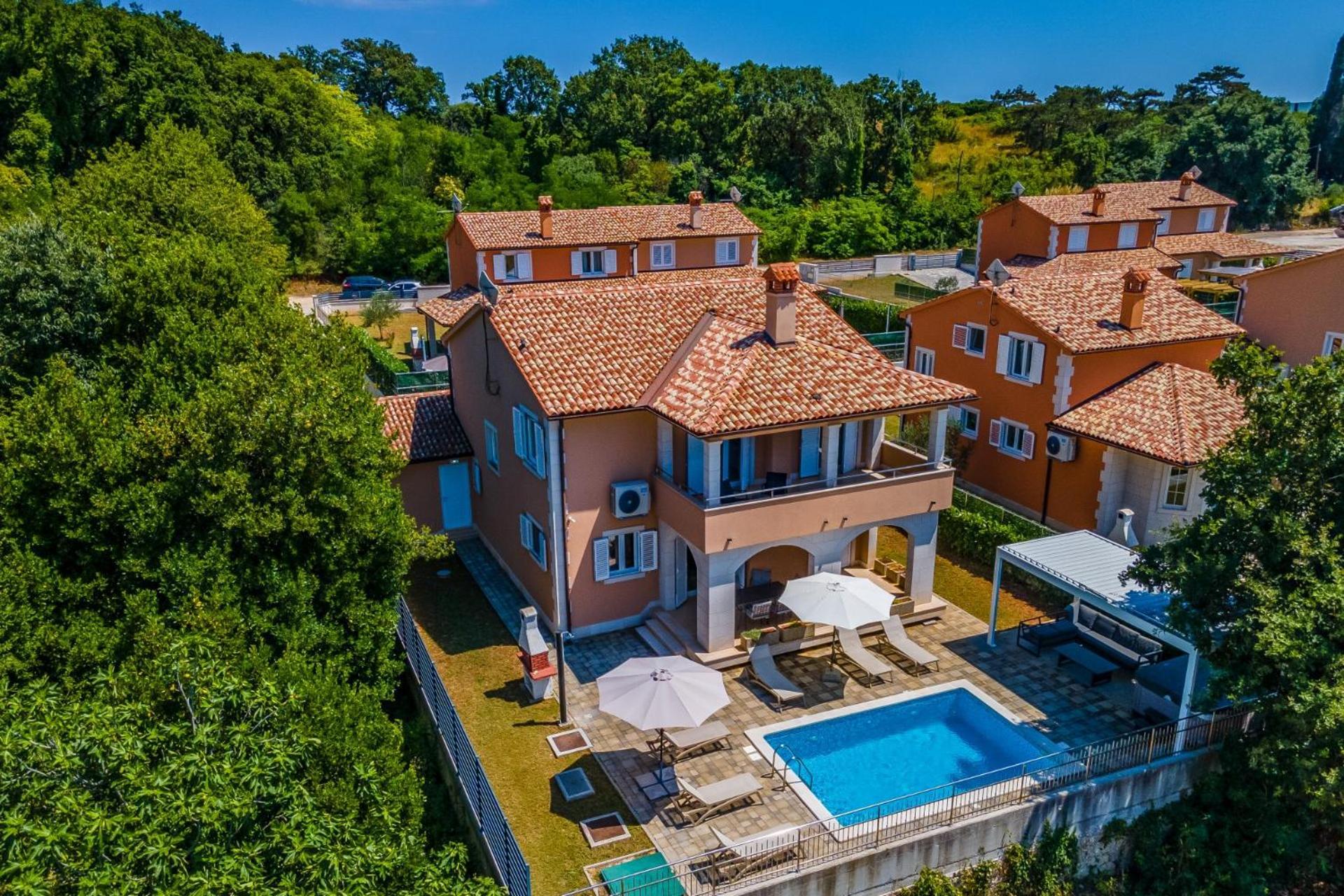 Villas Lotus With Pool And Jacuzzi بولا المظهر الخارجي الصورة
