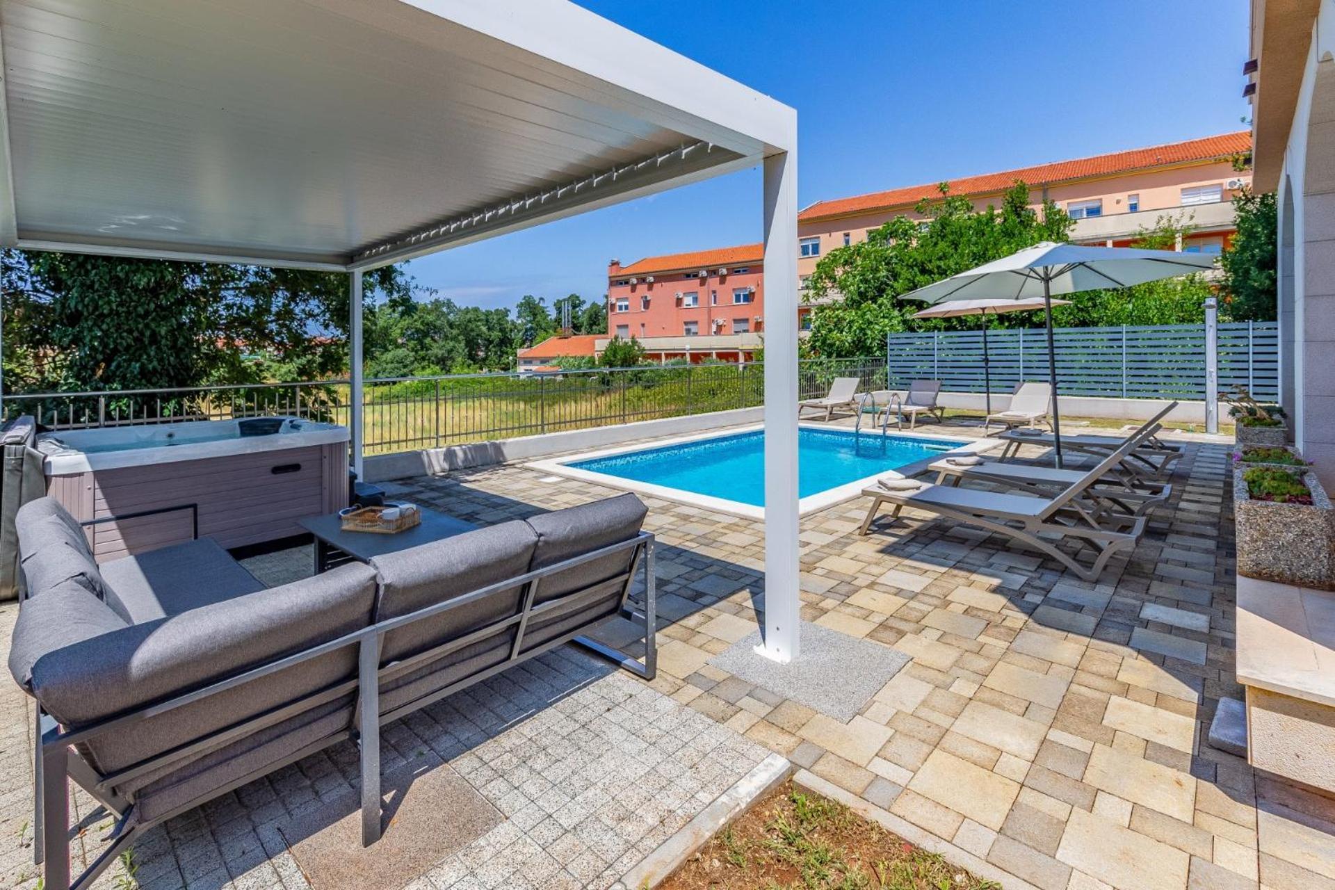 Villas Lotus With Pool And Jacuzzi بولا المظهر الخارجي الصورة