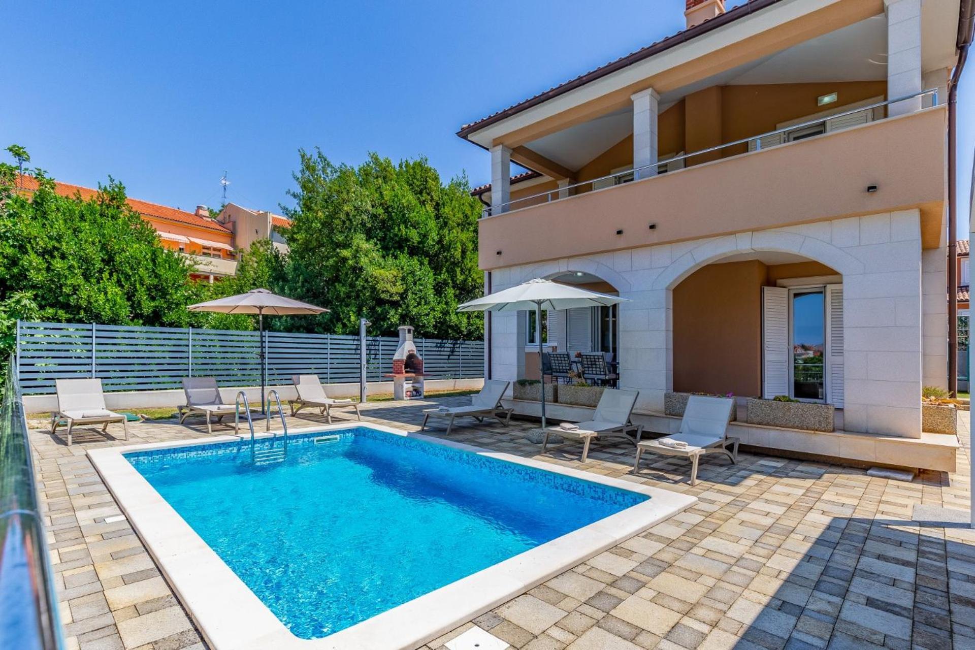 Villas Lotus With Pool And Jacuzzi بولا المظهر الخارجي الصورة