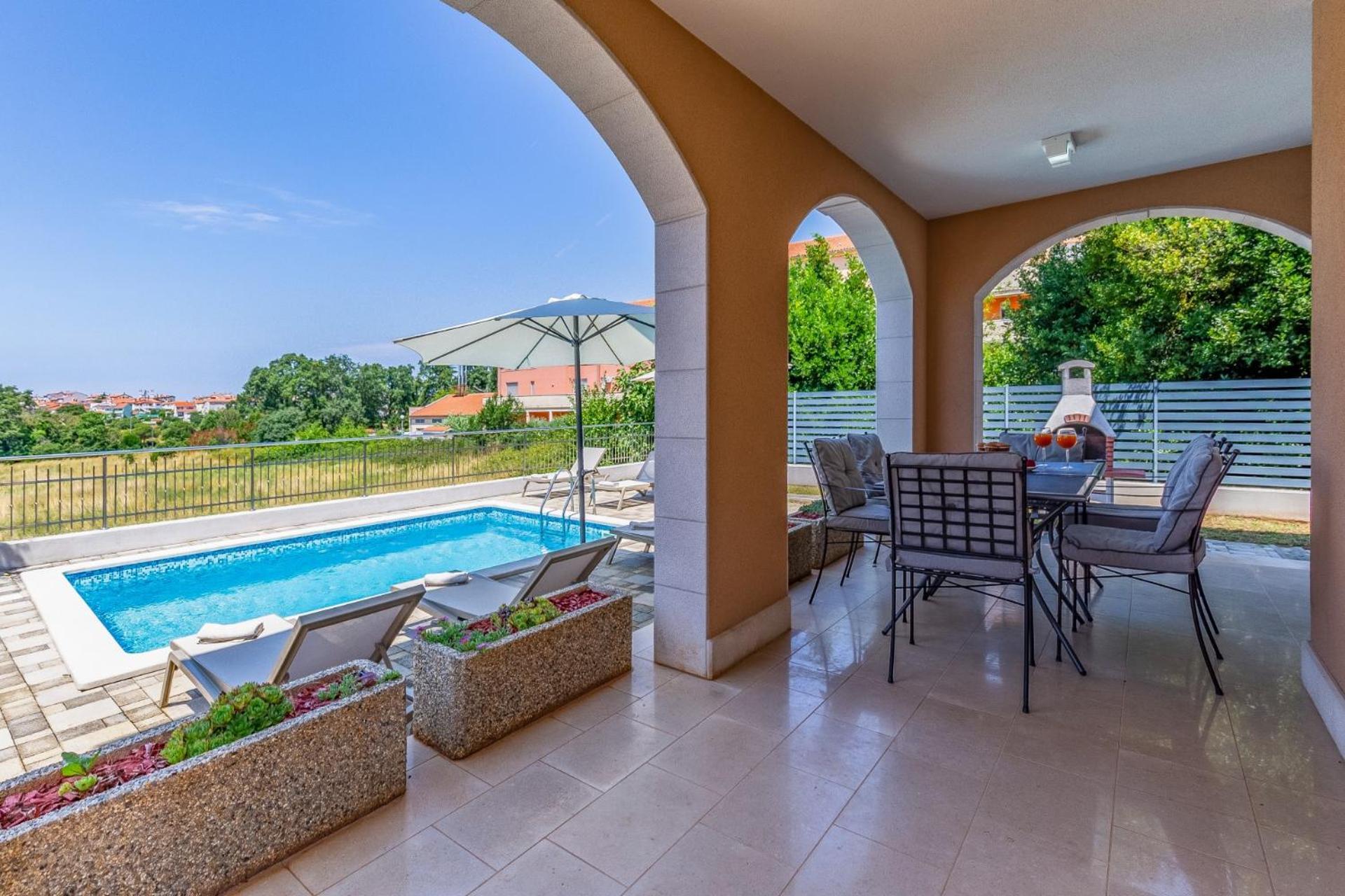 Villas Lotus With Pool And Jacuzzi بولا المظهر الخارجي الصورة
