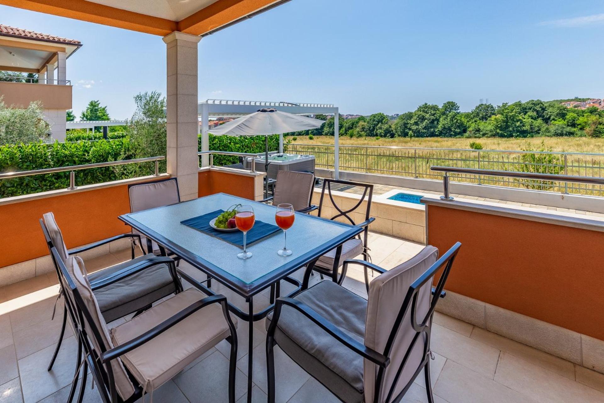 Villas Lotus With Pool And Jacuzzi بولا المظهر الخارجي الصورة