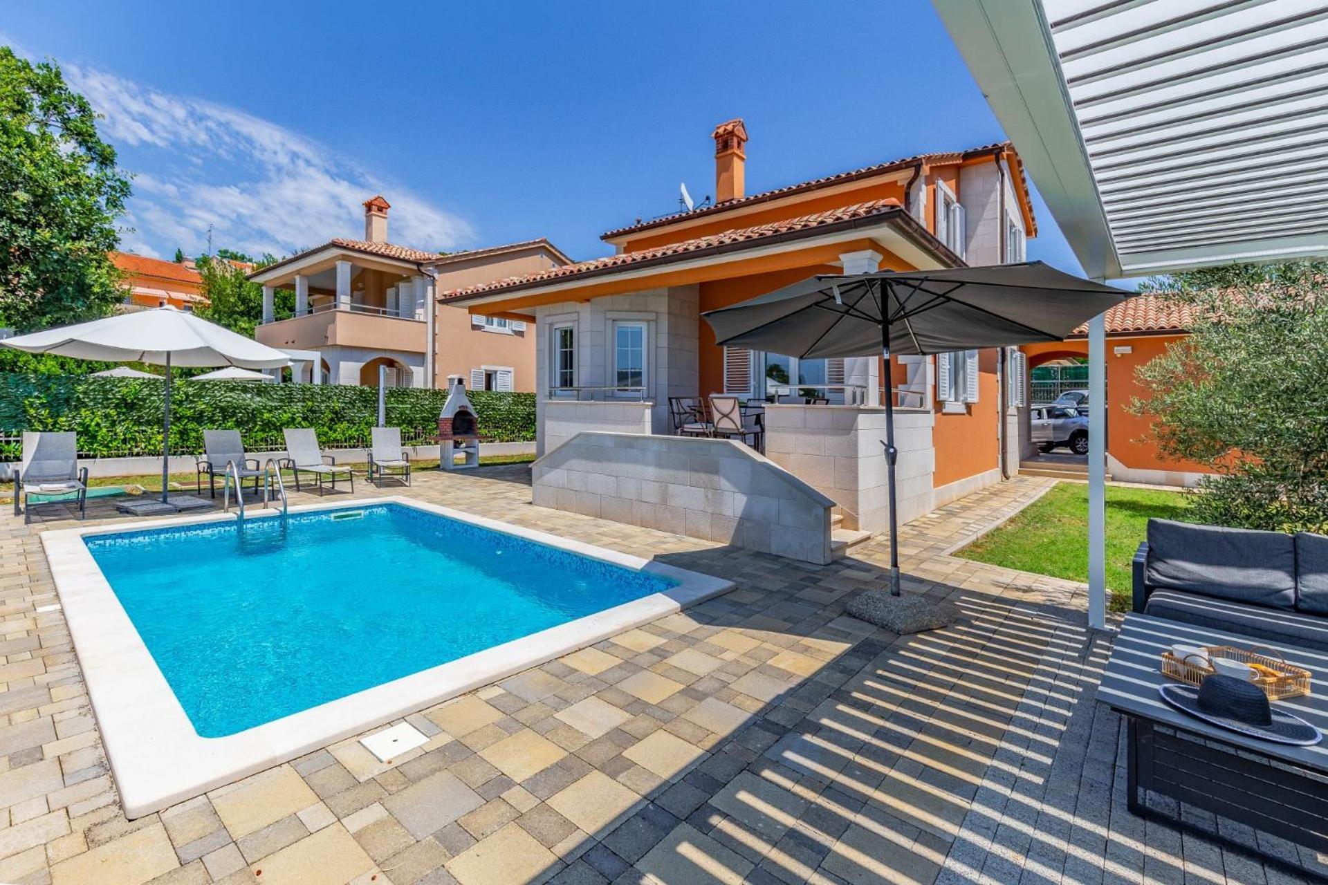 Villas Lotus With Pool And Jacuzzi بولا المظهر الخارجي الصورة