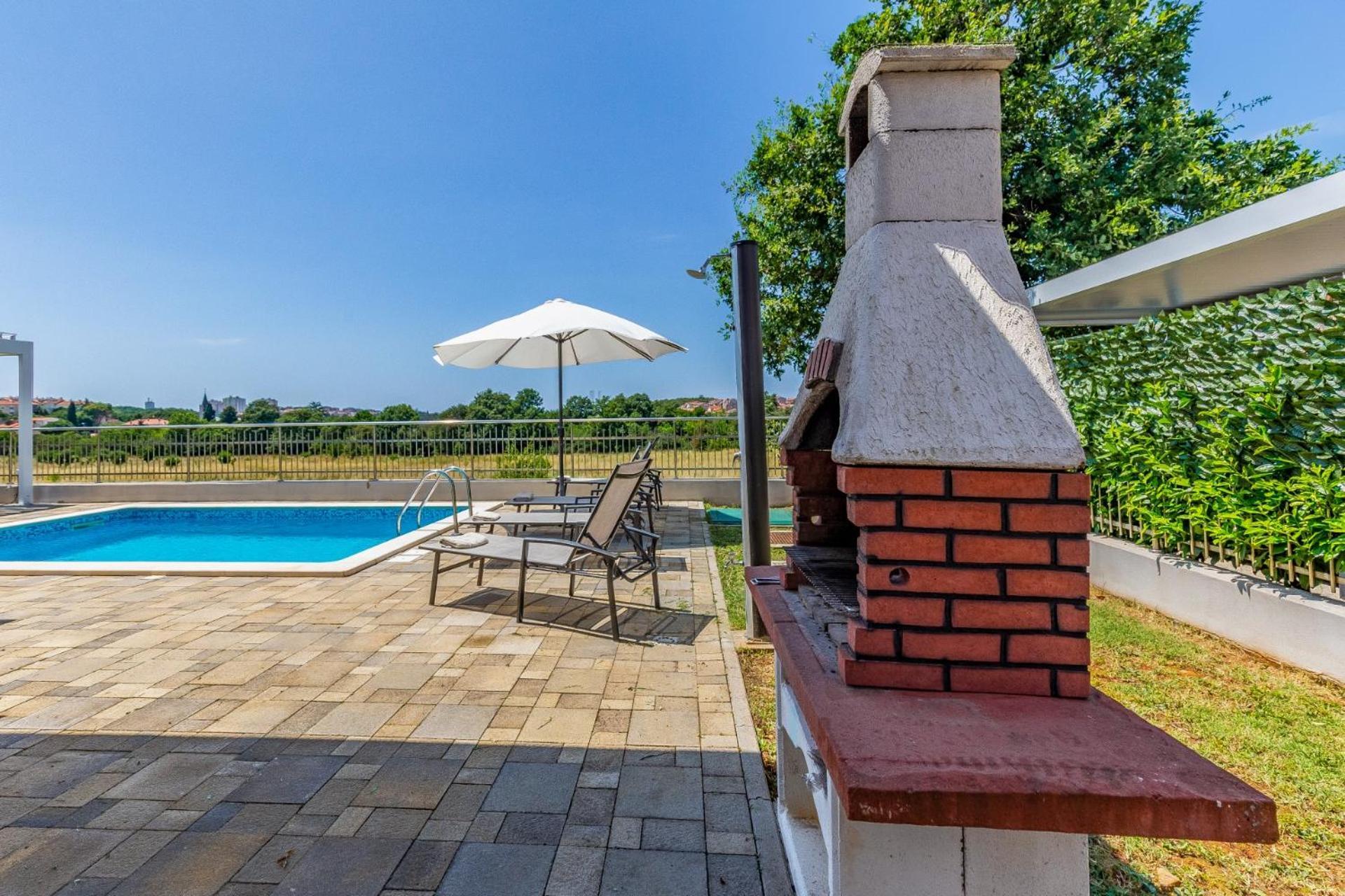 Villas Lotus With Pool And Jacuzzi بولا المظهر الخارجي الصورة