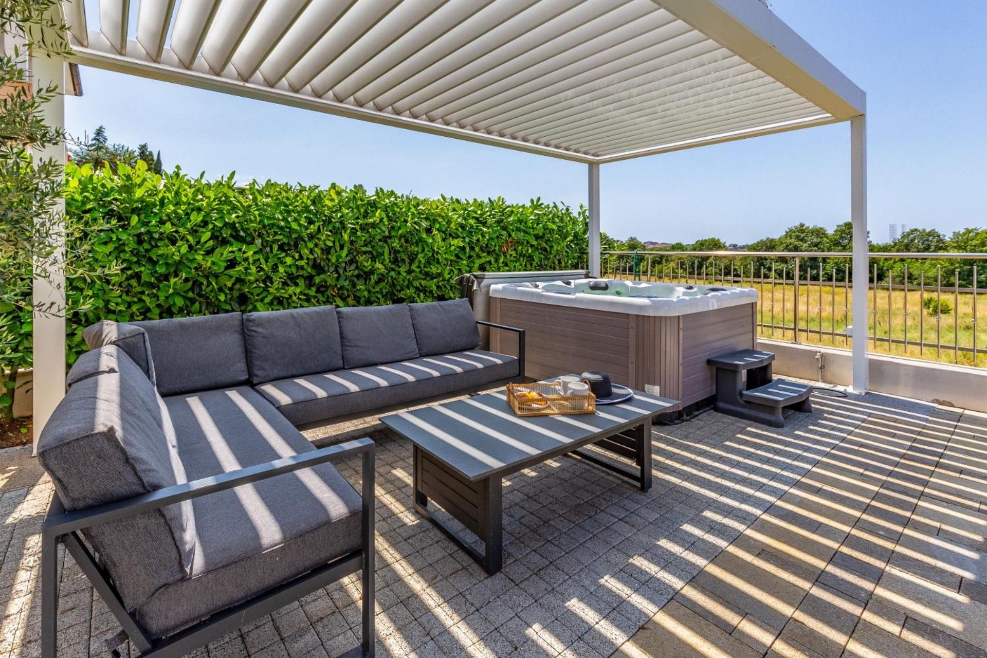 Villas Lotus With Pool And Jacuzzi بولا المظهر الخارجي الصورة